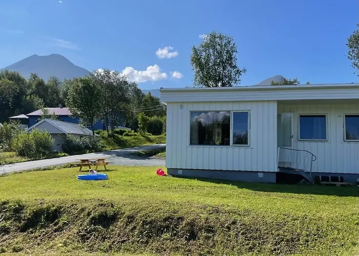 Lyngen Accommodation&sauna * Lyngseidet